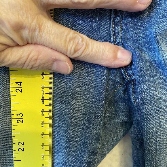 Banana Republic Jeans Size 6/28 Women Skinny Fit Blue Med Wash Denim Distressed - Picture 8 of 10